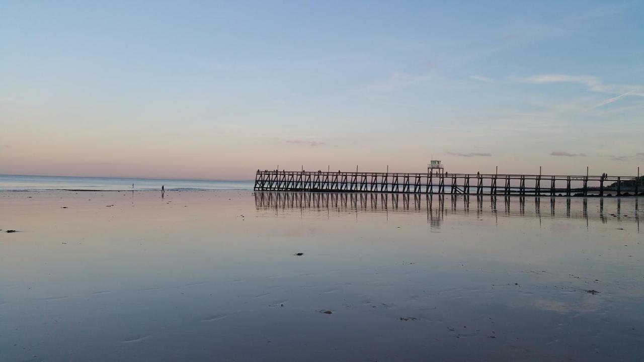 Normandie Sword Beach Hermanville-sur-Mer Екстериор снимка
